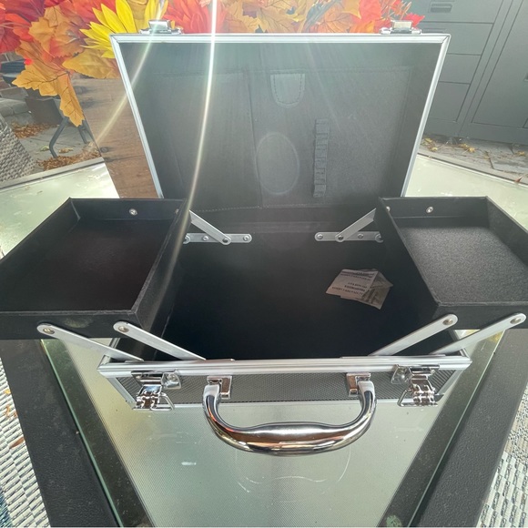 NEW - Small Gunmetal Grey Traincase. - Picture 1 of 9